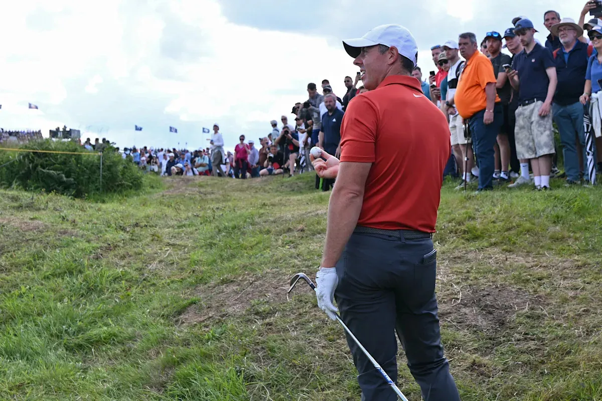 British Open: Rory McIlroy Menghasilkan Pukulan Teraneh dalam Hidupnya