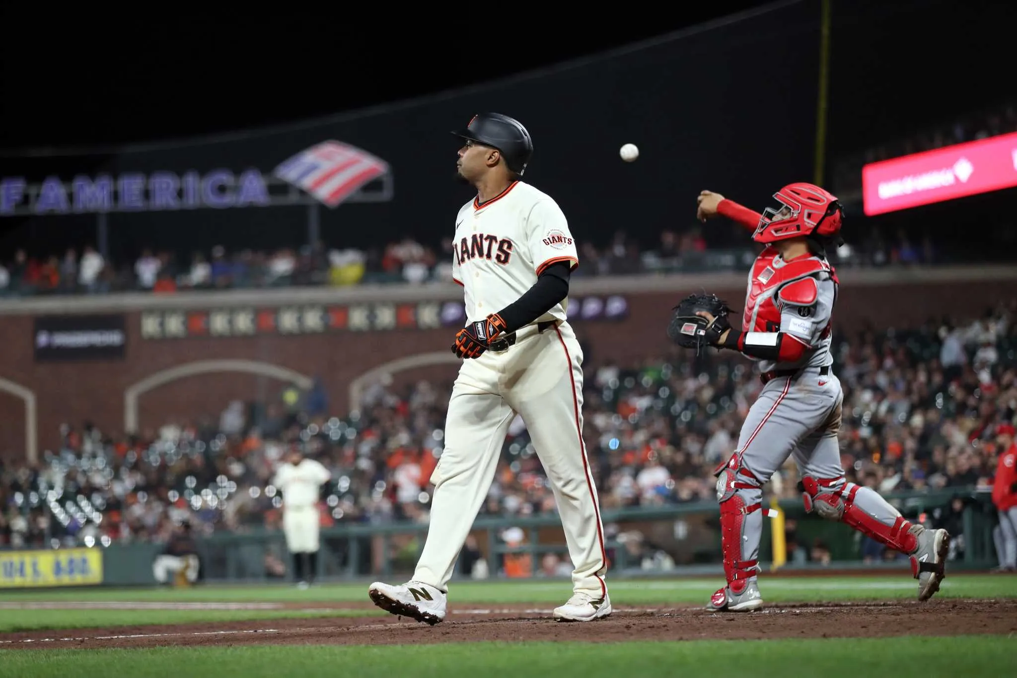 Buster Posey Guncang Daftar Pemain Giants, Tunjuk LaMonte Wade Jr. untuk Penugasan